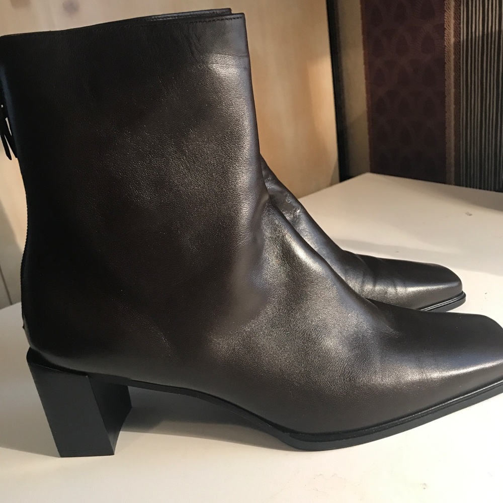 Stuart Weitzman Brown Leather Boots 9M